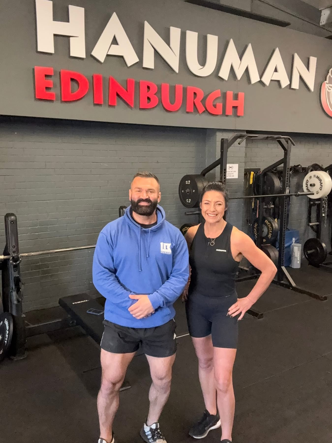 Callan Headrick coaching a client at Hanuman Muay Thai, Edinburgh